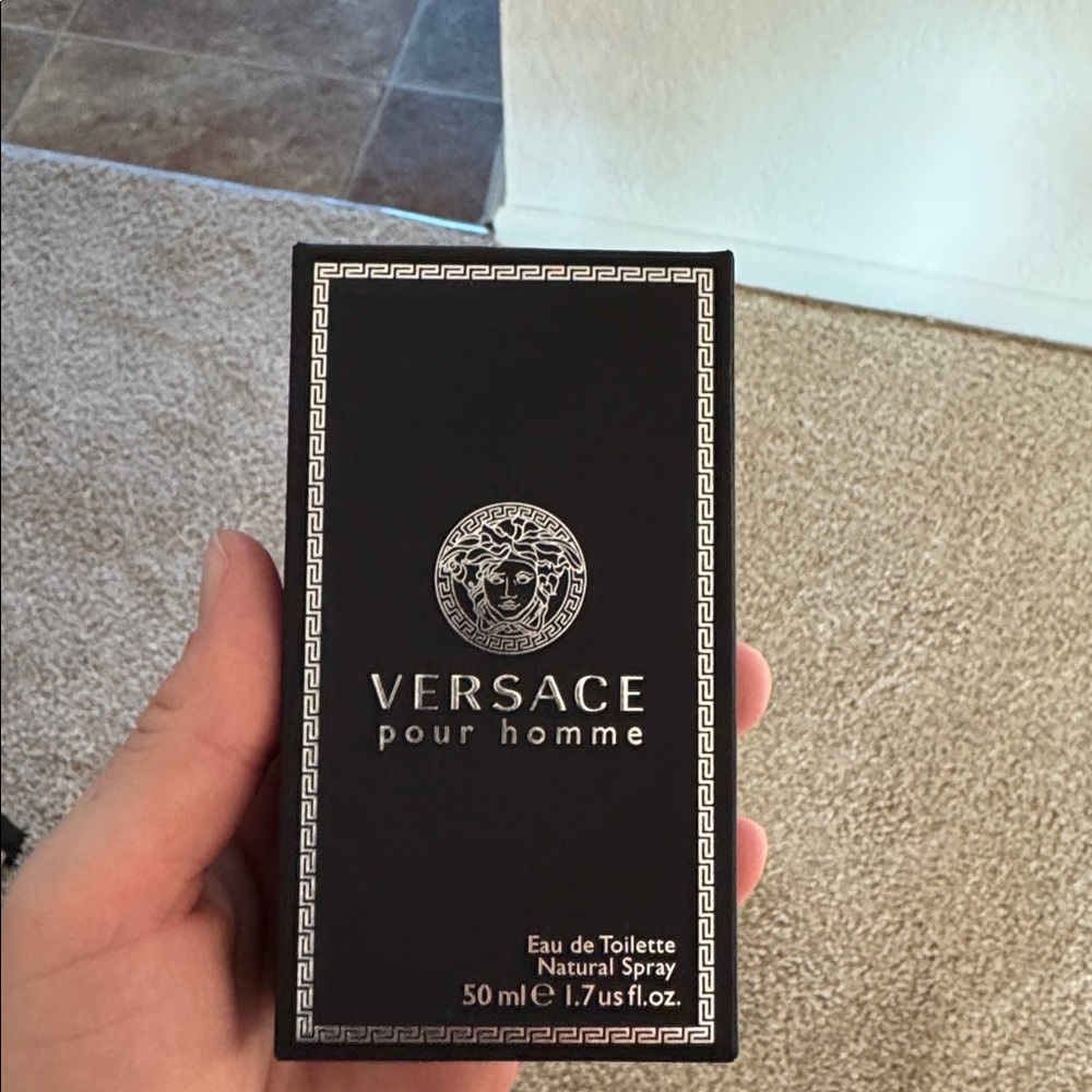 Versace Pour Homme Eau de Toilette - Picture 5 of 5